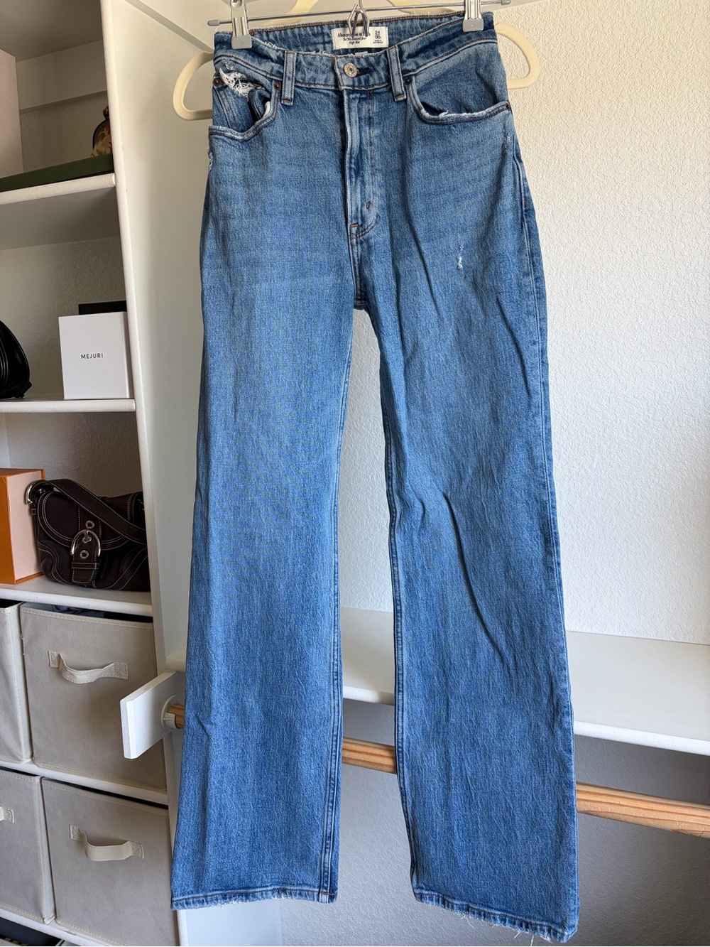 Abercrombie & Fitch Relaxed 90s High Rise Straight Leg Jeans